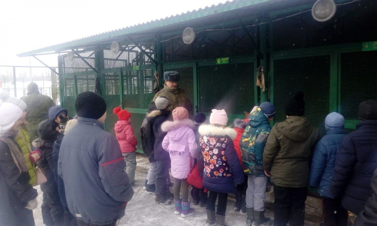 Учащиеся 1 и 5 классов посетили пограничную заставу в п. Перевалка
